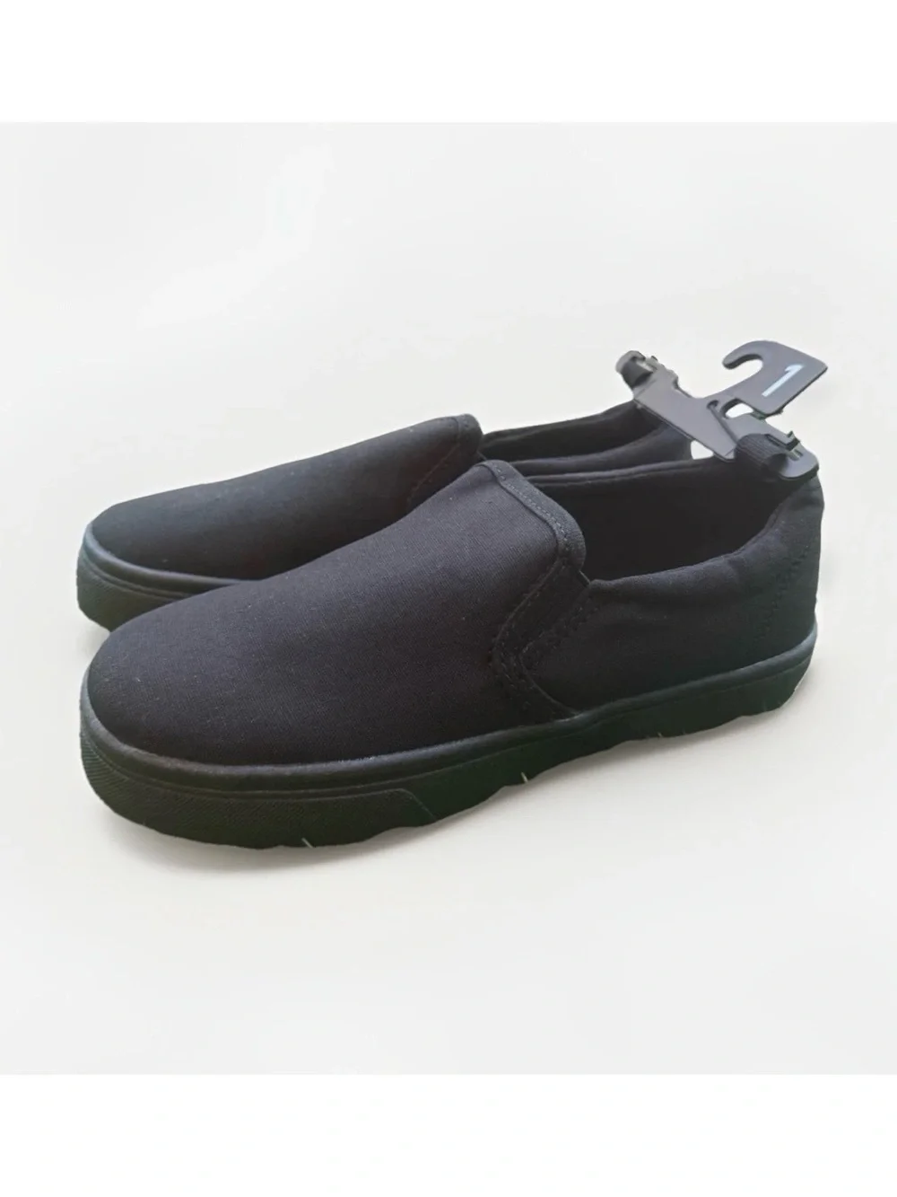 wonder nation Kids’ Size 1Y Black Slip-On Sneakers Memory Foam NEW